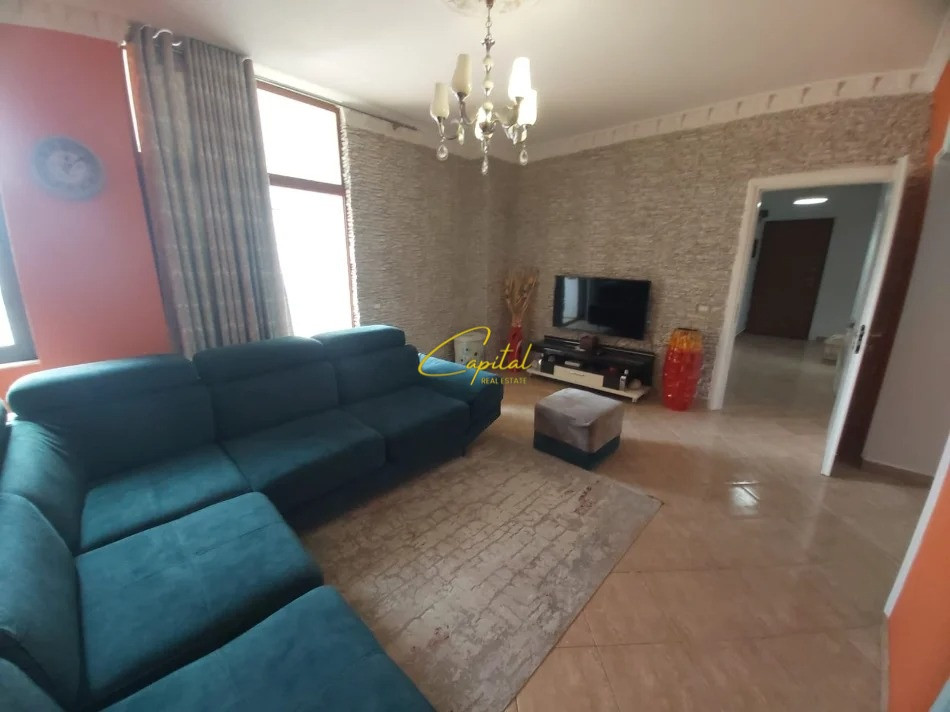 Apartament me qira 2+1 rruga ali visha 550 euro