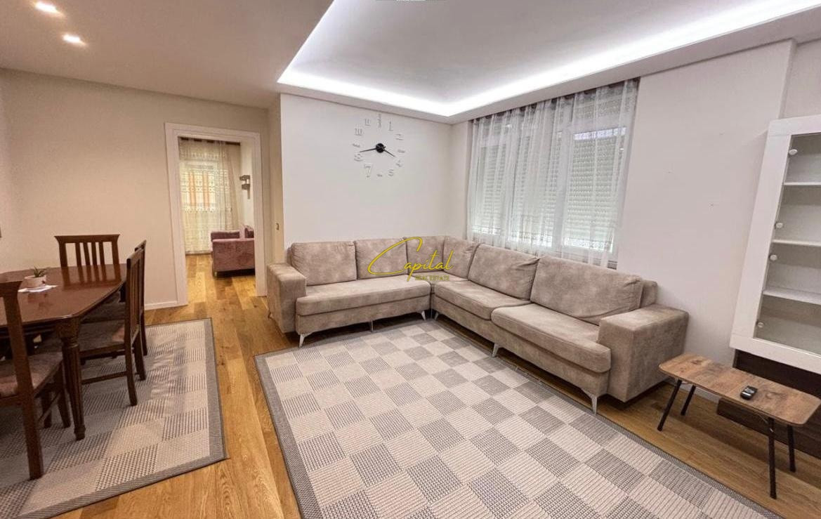 Apartament me qira 3+1 pazari i ri 850 euro