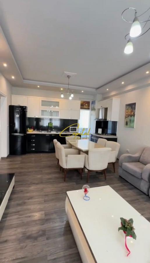 Shitet apartament 2+1+2 kopshti zoologjik 258.000 euro