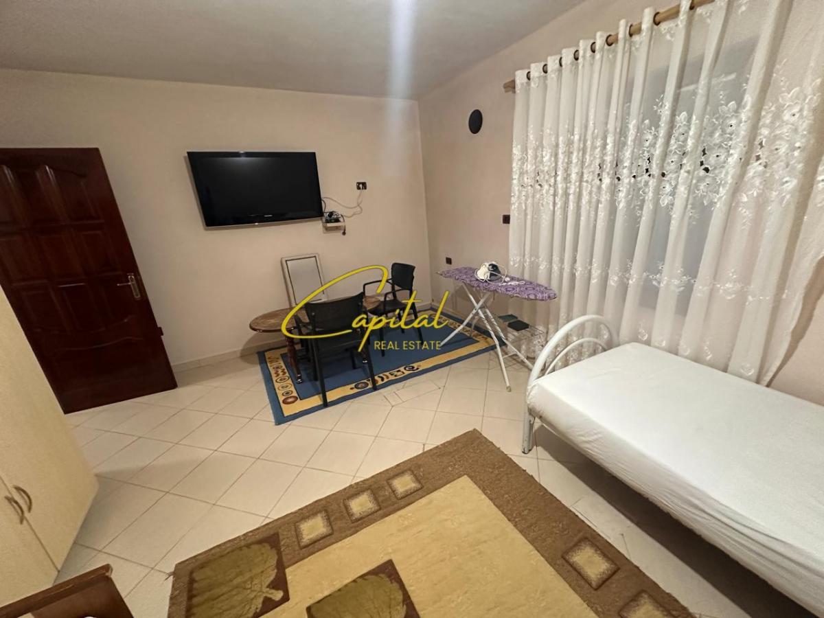 Garsoniere me qira 40 m2 ish stacioni trenit 30.000 leke