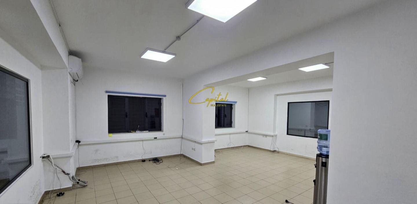 Ambient biznesi me qira 140 m2 pazari i ri 750 euro