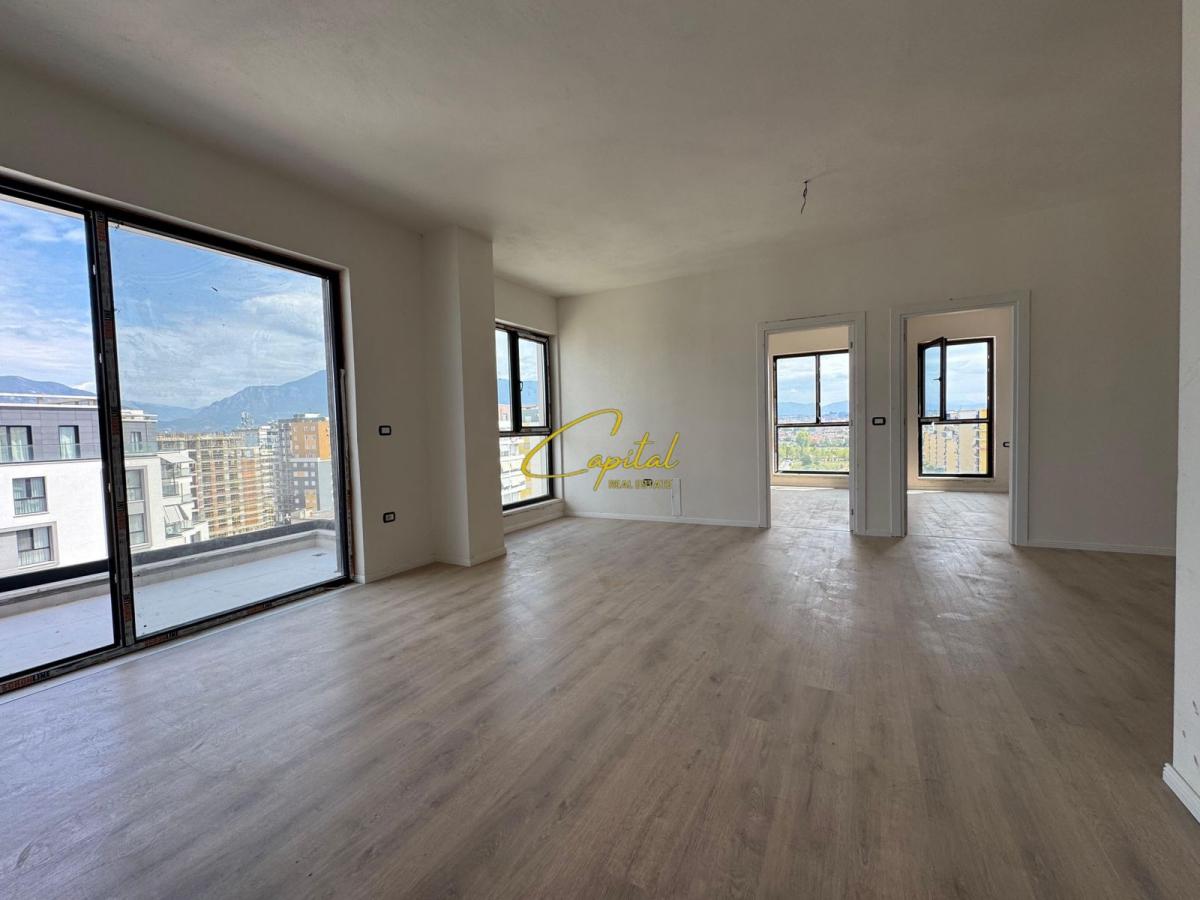 Shitet apartament 2+1 ish fusha aviacionit 180.000 euro
