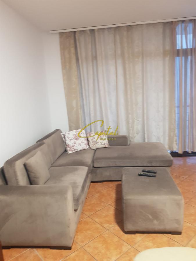 Apartament me qira 1+1 rruga e kavajes 50.000 leke