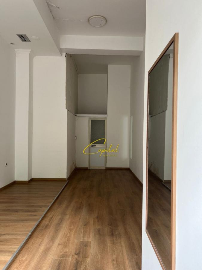 Ambient biznesi me qira 28 m2 xhamlliku 40.000 leke