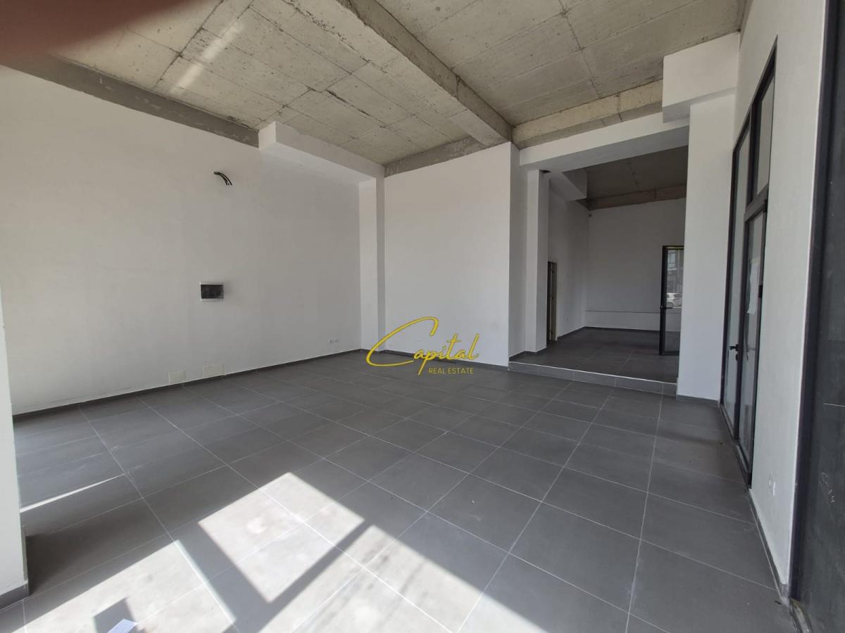 Ambient biznesi me qira 80m2 xhamlliku 1000 euro