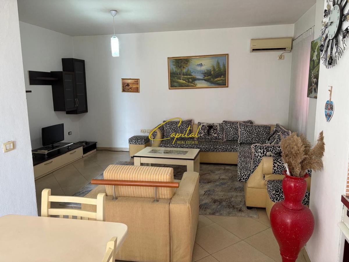 Apartament me qira 3+1+2 rruga jordan misja 60.000 leke