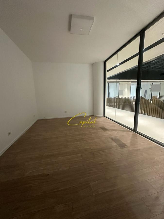 Ambient biznesi me qira 30 m2 rruga mine peza 75.000 leke