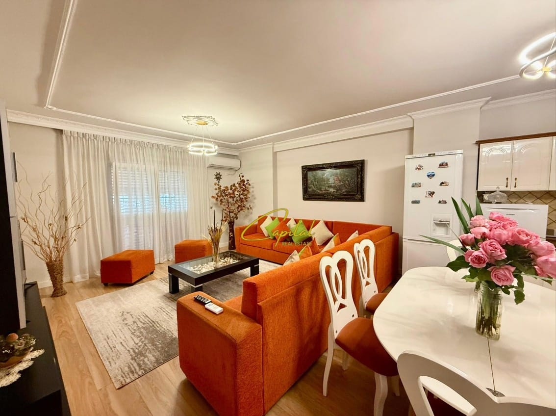 Apartament me qira 2+1+2 komuna e parisit 1000 euro
