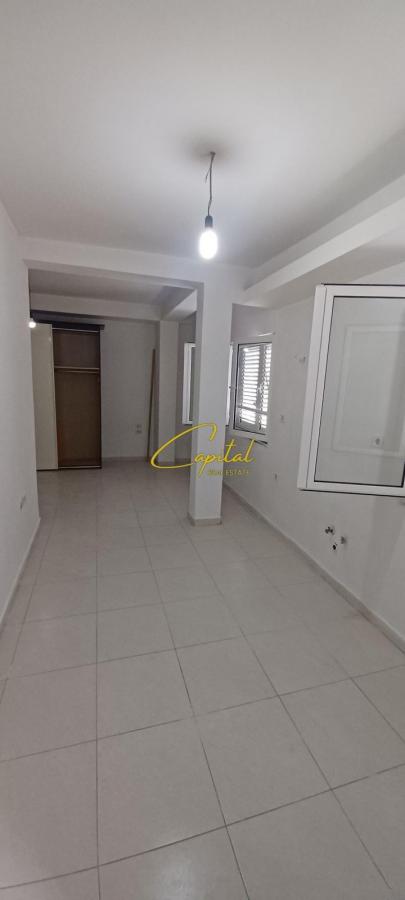 Apartament me qira 3+1 xhamlliku 35.000 leke