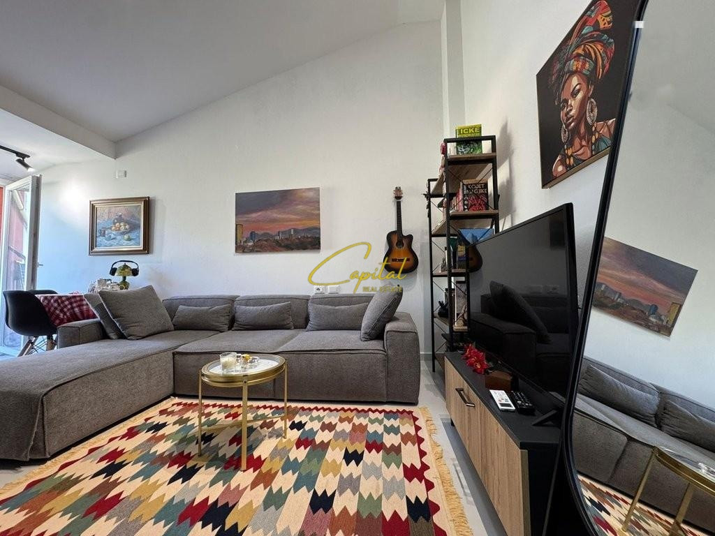 Shitet apartament 1+1 fresku 105.000 euro