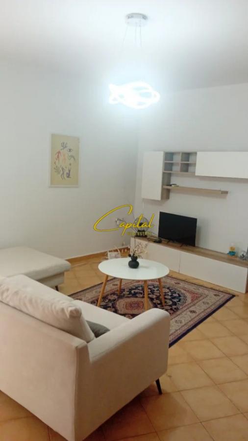 Apartament me qira 1+1 stadiumi air albania 600 euro