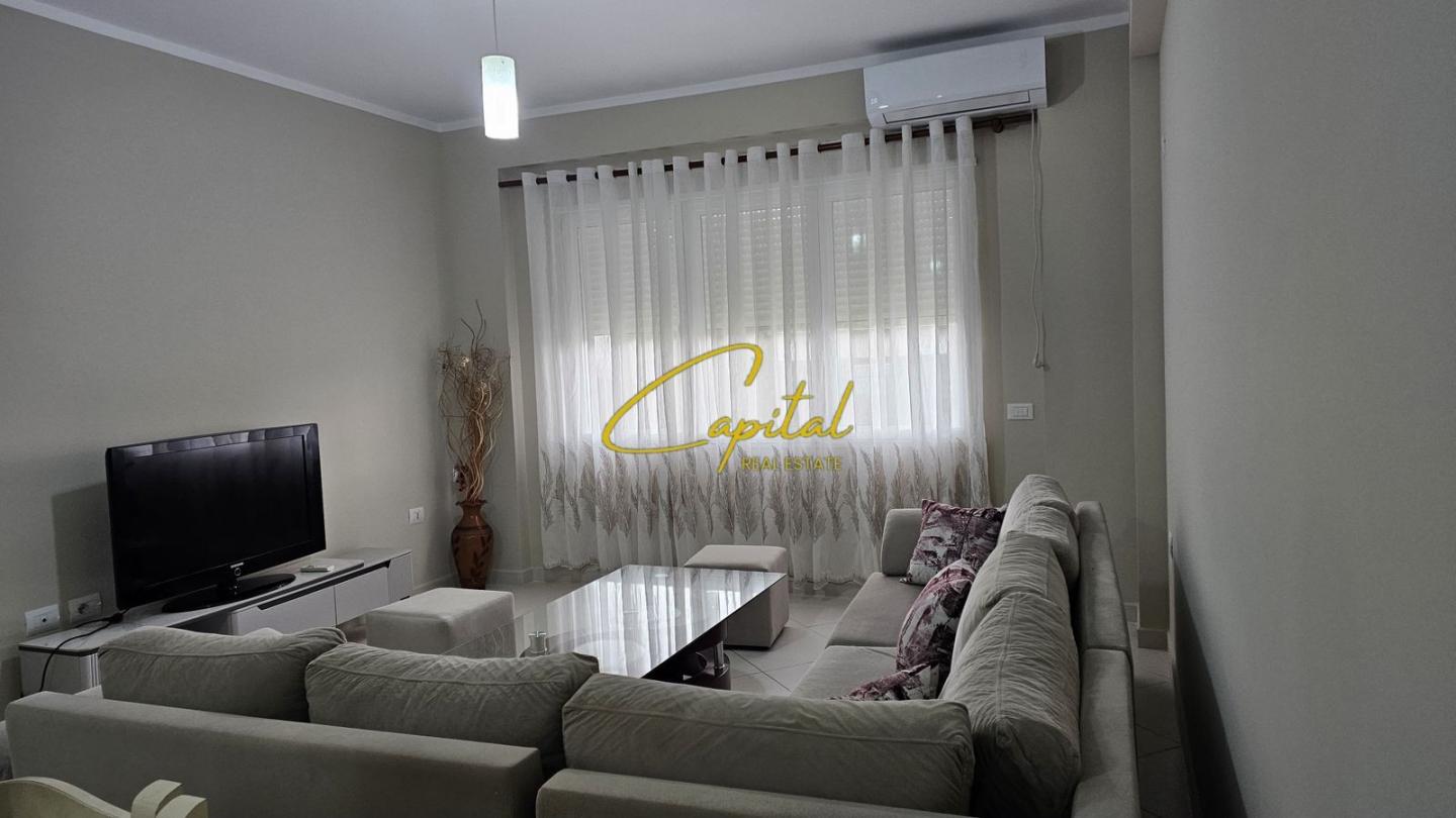Apartament me qira 2+1 kopshti zoologjik 65.000 leke
