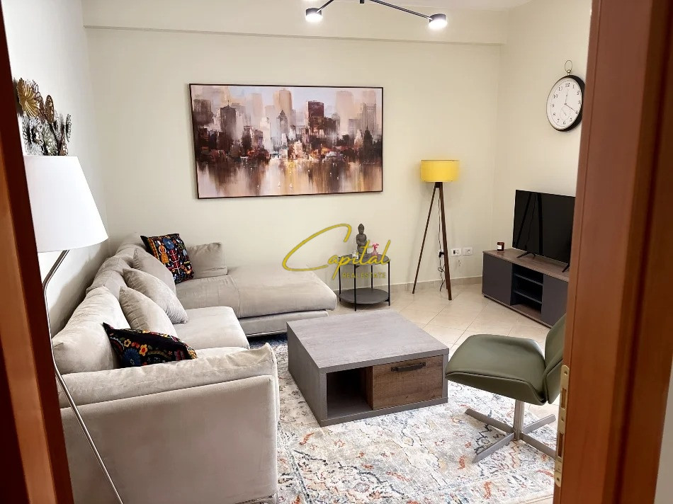 Apartament me qira 1+1 komuna e parisit 750 euro