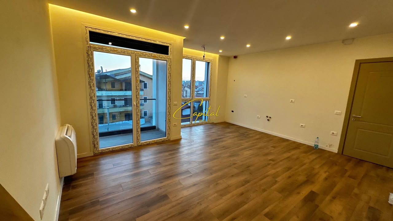 Ambient biznesi me qira 70 m2 rruga jordan misja 45.000 leke