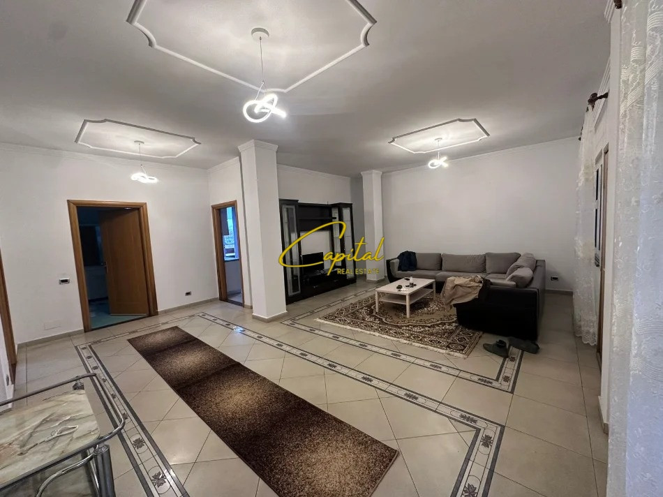 Apartament me qira 2+1 kinostudio 40.000 leke