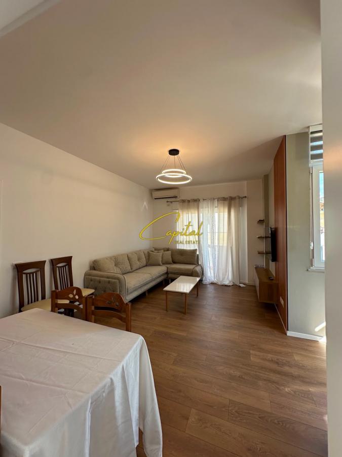 Apartament me qira 2+1 kopshti zoologjik 90.000 leke