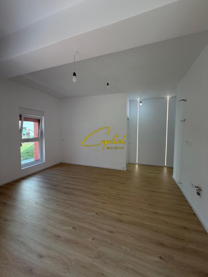Ambient biznesi me qira 70 m2 rezidenca kadiu 400 euro