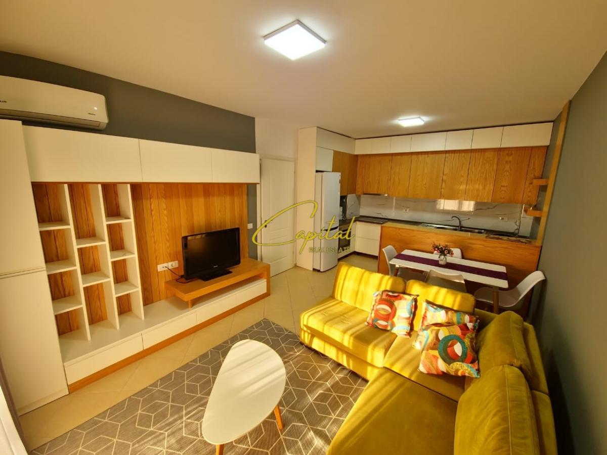 Apartament me qira 2+1 5 maji 65.000 leke