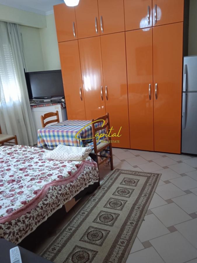 Garsoniere me qira 35 m2 rruga e durresit 50.000 leke