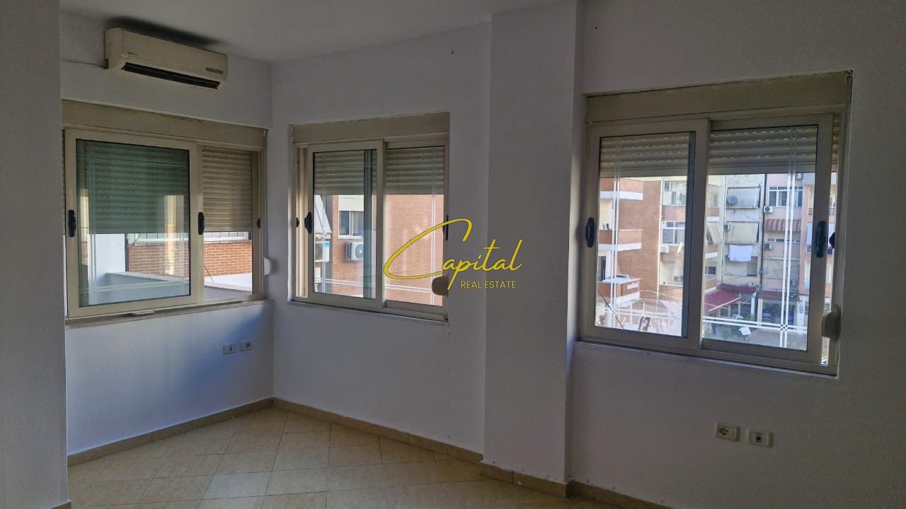 Apartament me qira 2+1 komuna e parisit 45.000 leke