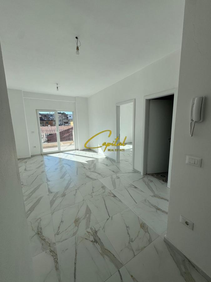 Apartament me qira 1+1 kompleksi aura 40.000 leke