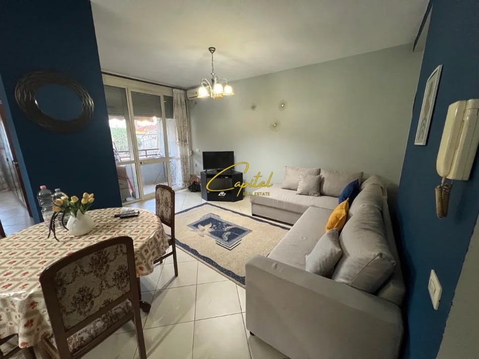 Apartament me qira 1+1 rruga fortuzi 50.000 leke