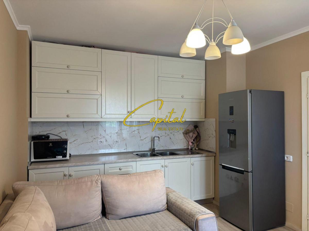 Apartament me qira 1+1 myslym shyri 600 euro