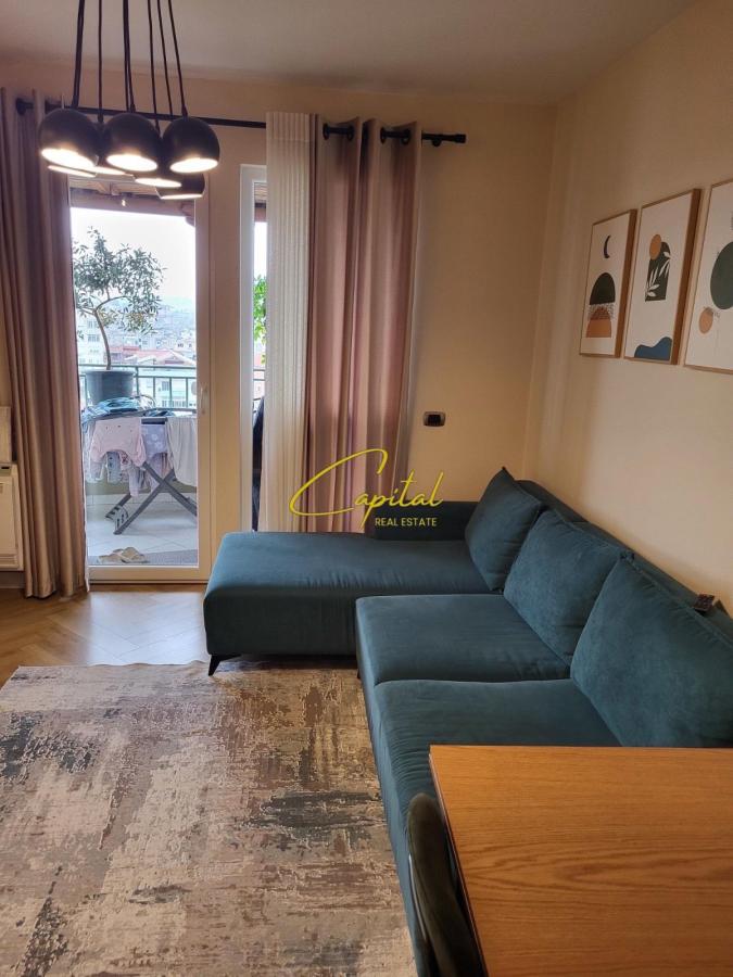 Shitet apartament 1+1 ish tregu elektrik 150.000 leke