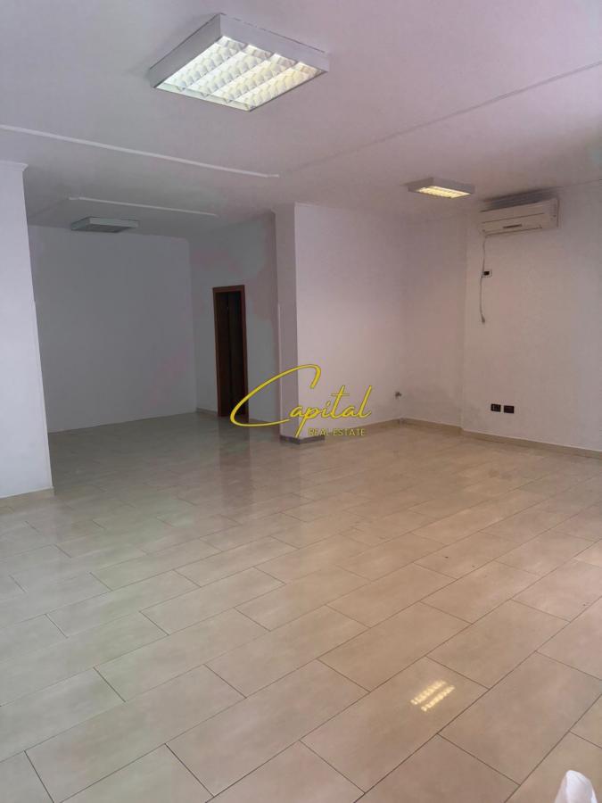 Dyqan me qira 60 m2 sheshi willson 550 euro
