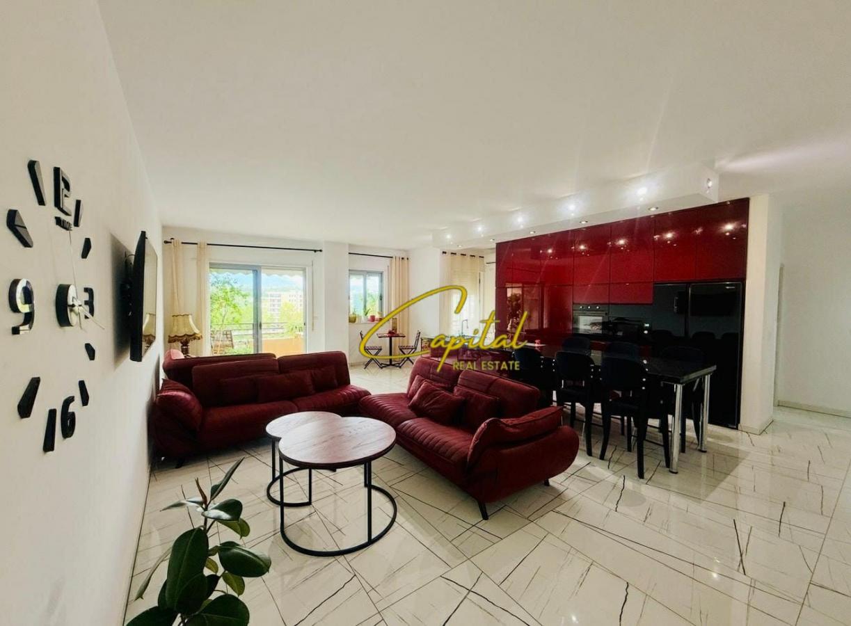 Apartament me qira 2+1 liqeni i thate 1.200 euro