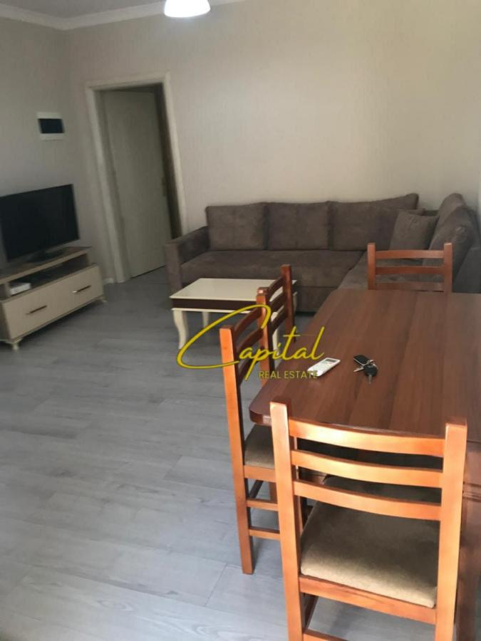 Apartament me qira 1+1 ish tregu eelktrik 40.000 leke
