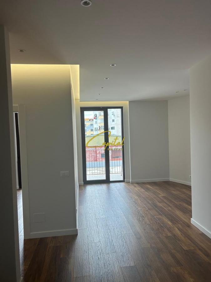 Ambient biznesi me qira 116 m2 komuna e parisit 1.700 euro