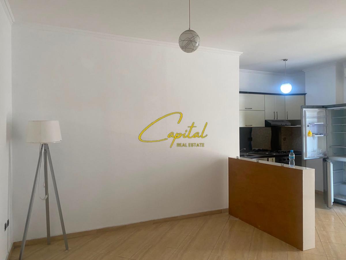 Ambient biznesi me qira 93 m2 bulevardi zhan d'ark 700 euro