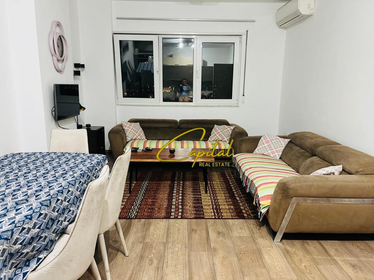 Apartament me qira 2+1 ish stacioni trenit 700 euro
