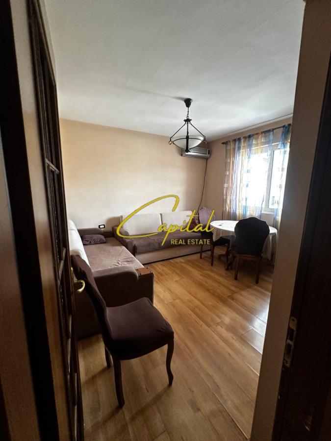 Apartament me qira 2+1 21 dhjetori 50.000 leke