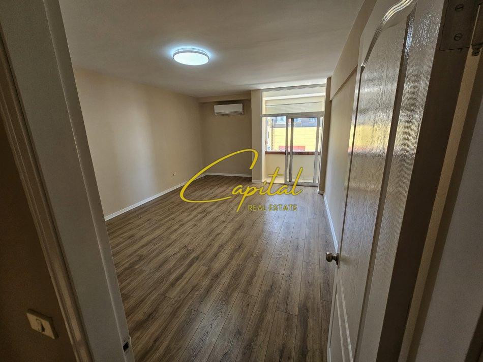 Zyre me qira 130 m2 qender 900 euro