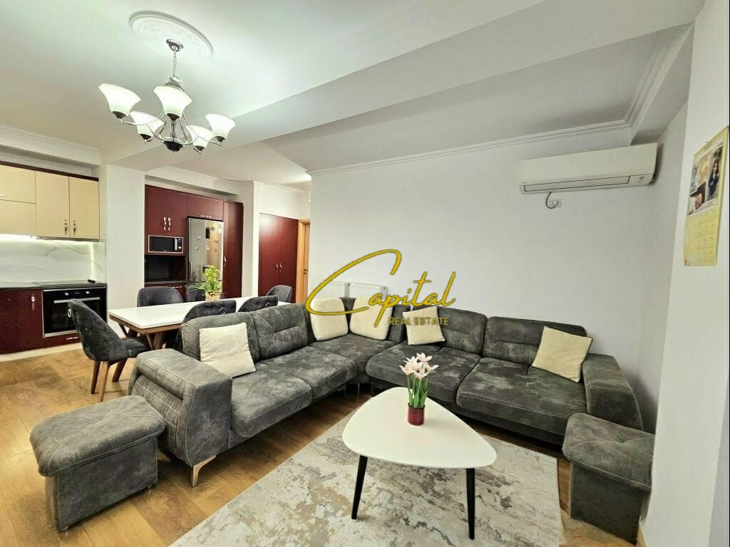 Apartament me qira 2+1 kopshti botanik 700 euro