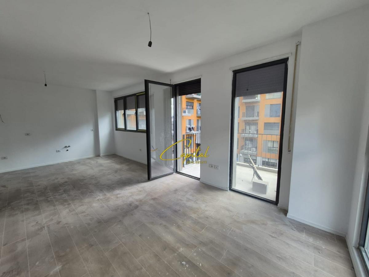 Shitet apartament 2+1 xhamlliku 220.000 euro