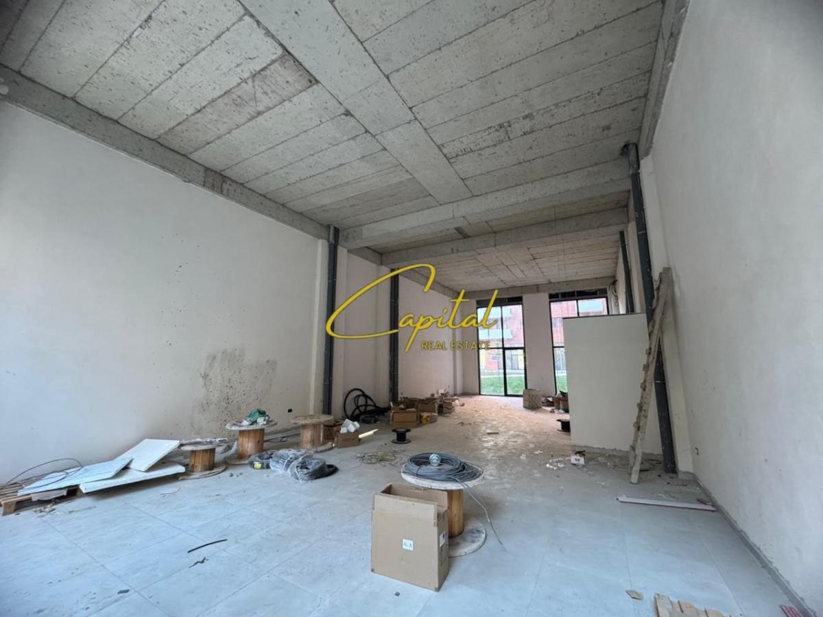 Shitet ambient biznesi 158 m2 kompleksi urbna gate 553.000 euro