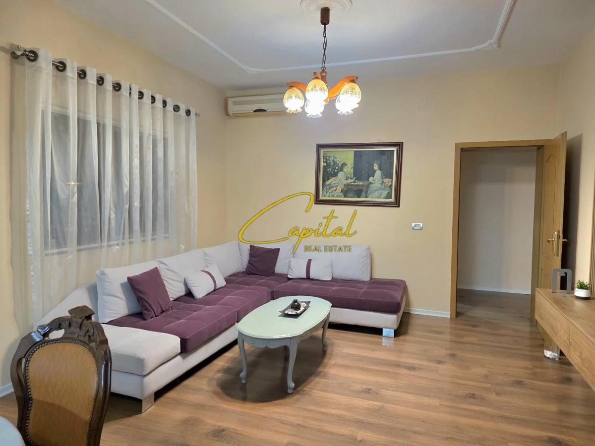 Apartament me qira 3+1 ish fusha aviacionit 800 euro