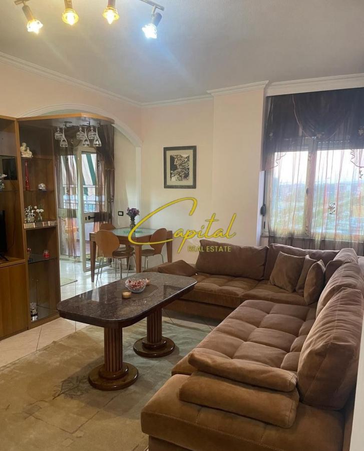 Apartament me qira 2+1 ish stacioni trenit 75.000 leke
