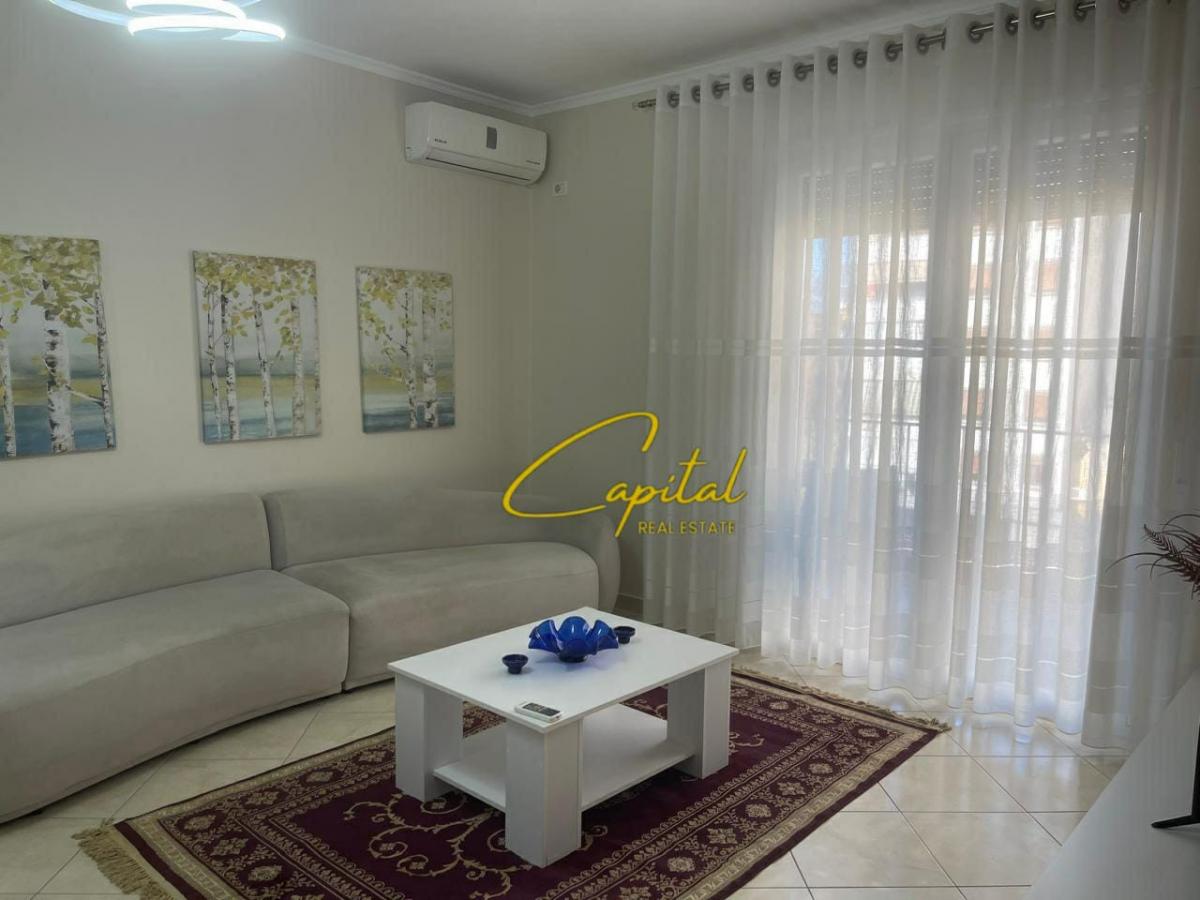 Apartament me qira 1+1 prokuroria e tiranes 60.000 leke
