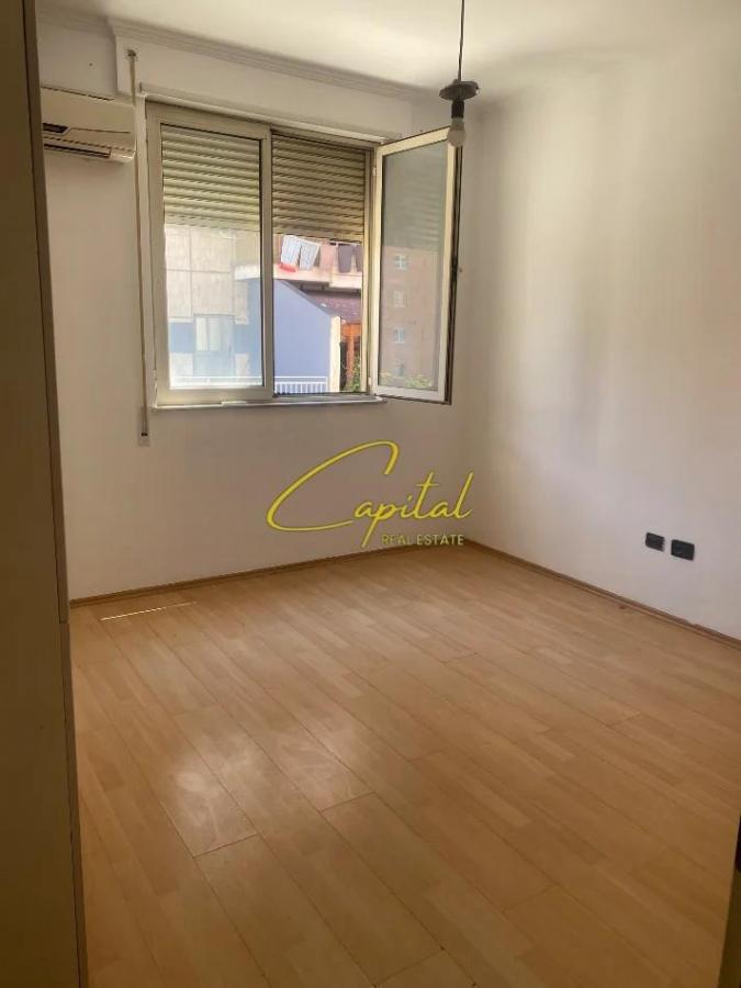 Apartament me qira 2+1 pazari i ri 50.000 leke