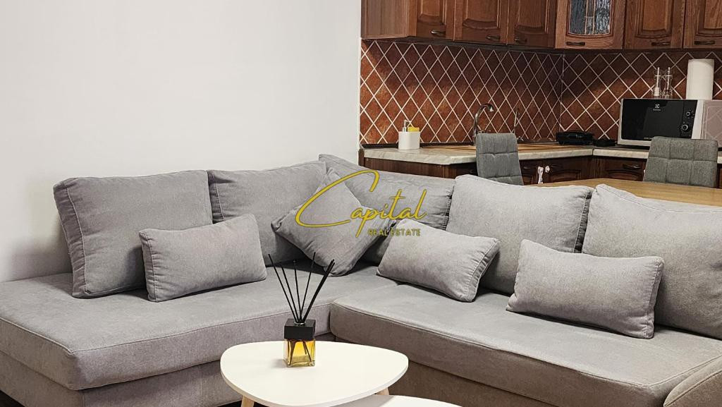 Apartament me qira 2+1 21 dhjetori 75.000 leke