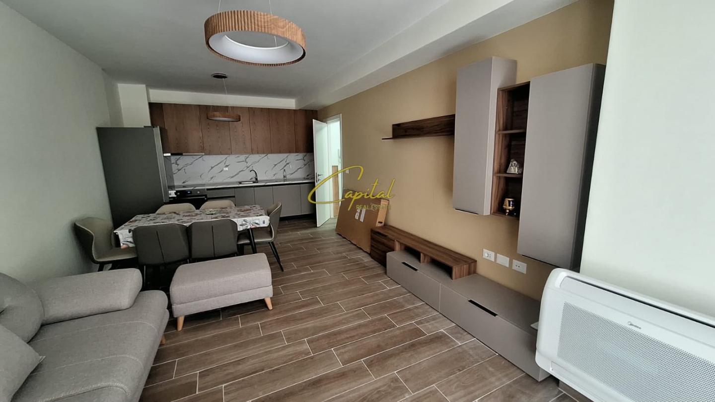 Apartament me qira 2+1 5 maji 55.000 leke