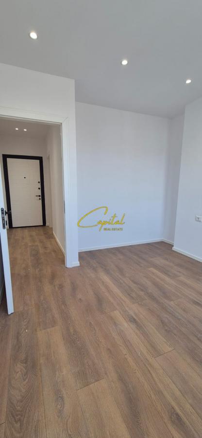 Shitet apartament 1+1 stc i funidt i tiranes se re 143.000 euro