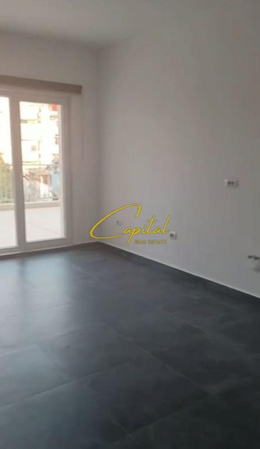 Zyre me qira 95 m2 zogu i zi 1000 euro