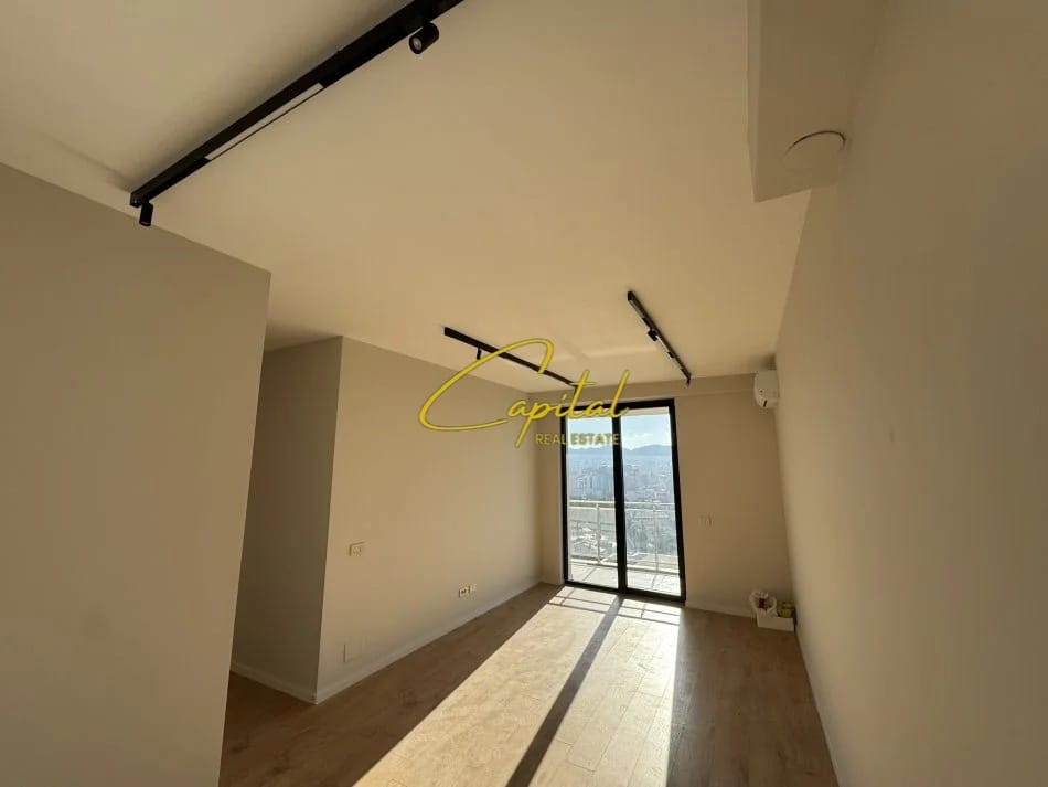 Zyre me qira 95 m2 golden tower residence 900 euro