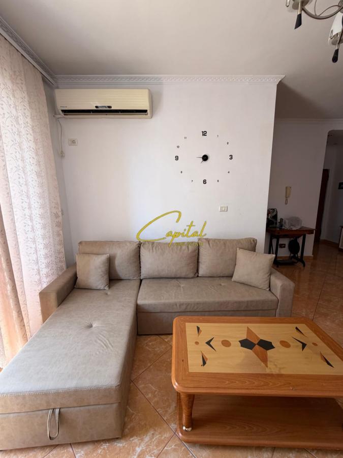 Shitet apartament 1+1 astir 110.000 euro