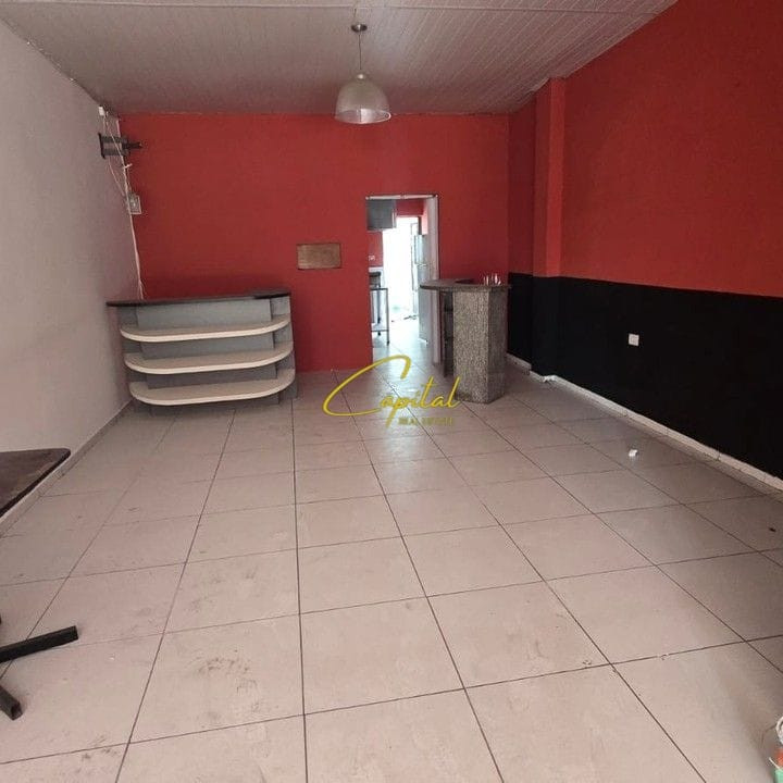Dyqan me qira 45 m2 rruga e barrikadave 80.000 leke